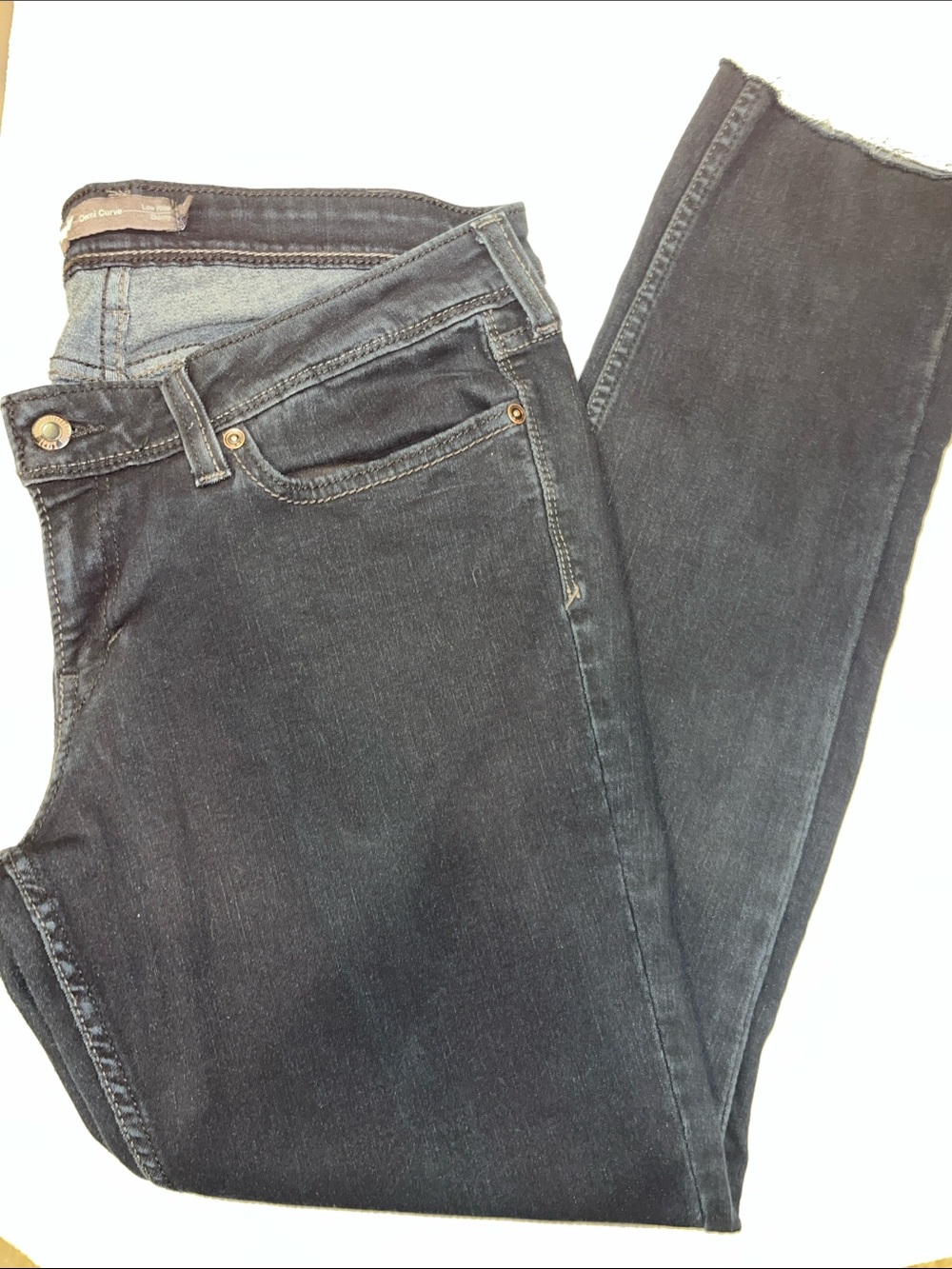 Levi's Women's Skinny Jeans in Dark Wash Blue/Blacck